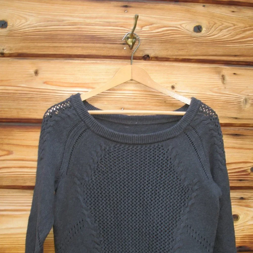 Lululemon Be Present Pullover Top Sweater Heathered Black 4 - Picture 5 of 8